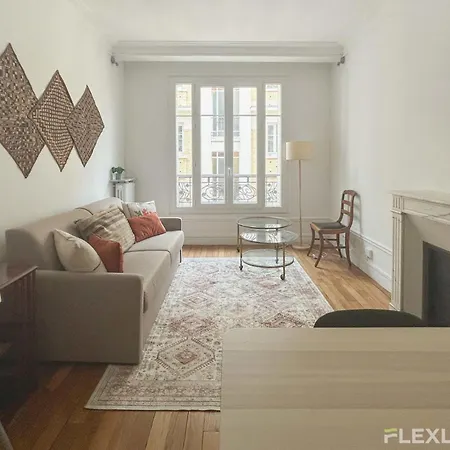 Jardin Des Plantes - Beautiful Bright 2-bedroom -1 Living Apartment *
